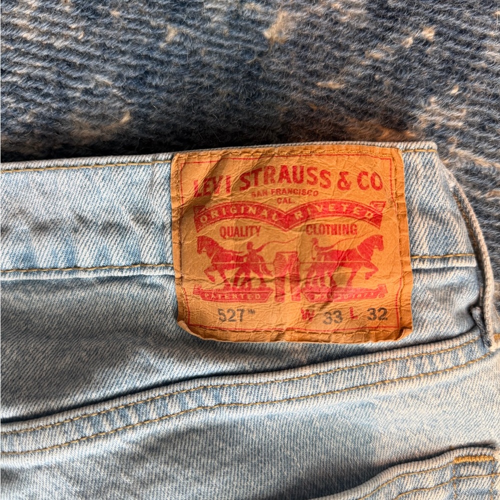 Levi's men’s Light Denim Slim Bootcut Jeans